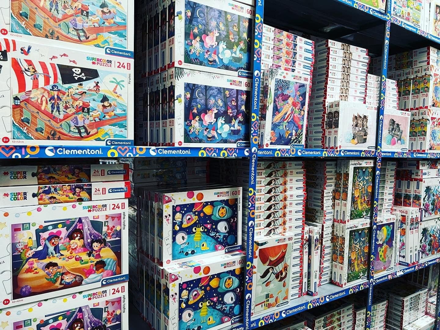 Retail toy store display